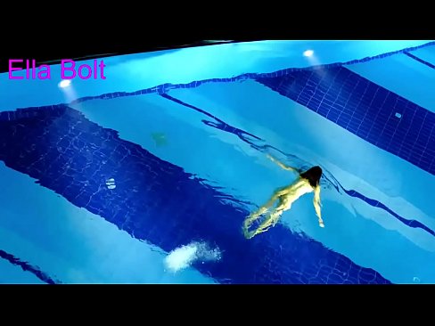 ❤️ నేను చూడటం ఆపలేను, ELLA BOLT రిసార్ట్ పూల్‌లో నగ్నంగా ఈత కొడుతూ దొరికిన యువ అందగత్తె ఇంట్లో తయారు చేసిన పోర్న్ మా వద్ద te.taxiklass.ru ️❤